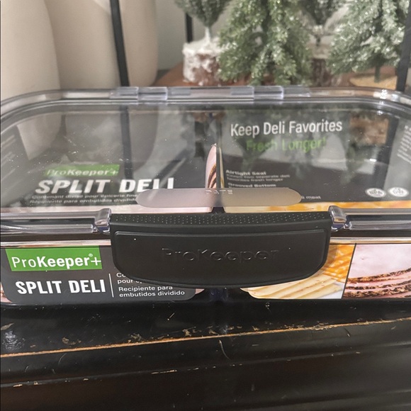 NWT Pro Keeper Airtight Food Container - Picture 3 of 6